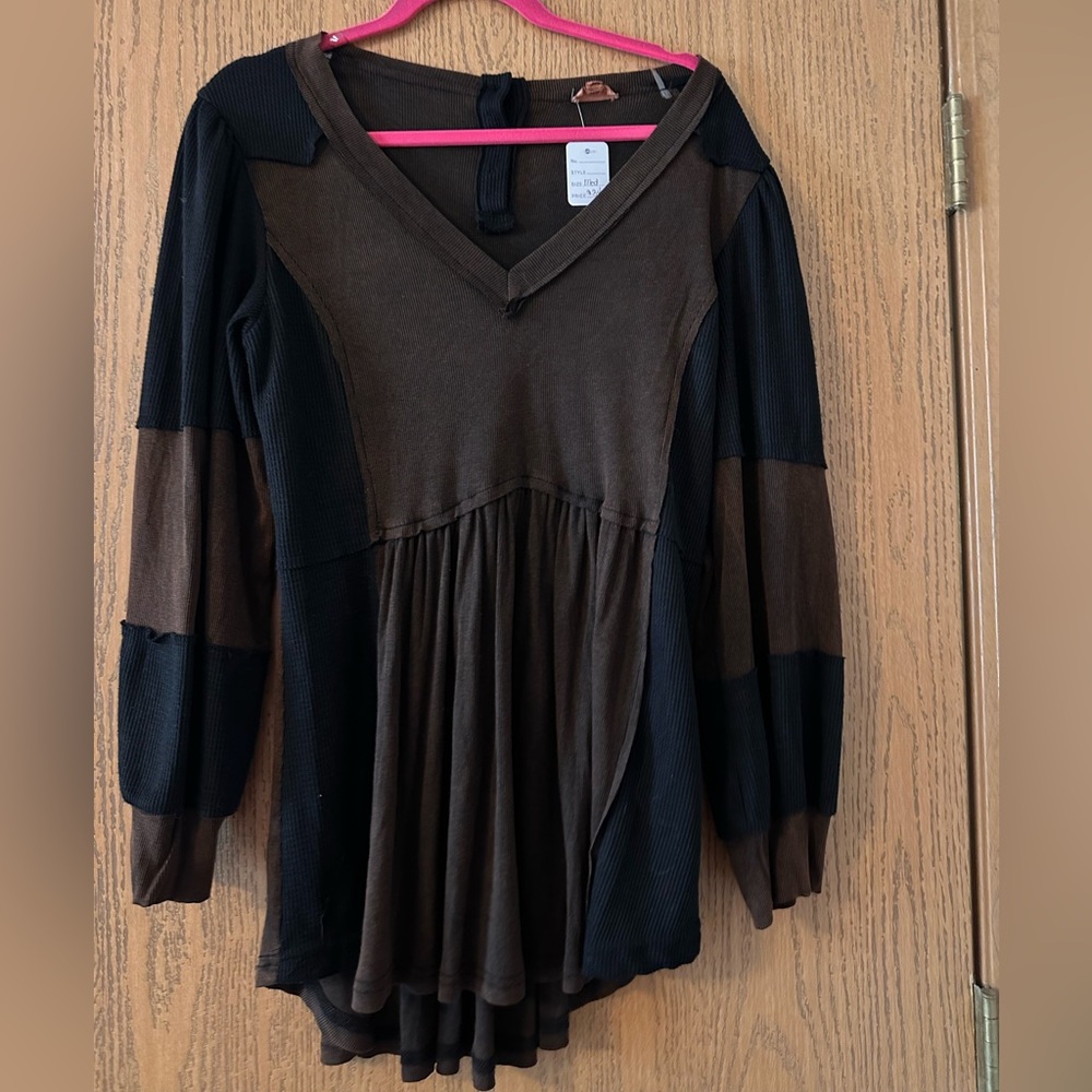 POL Color Block Balloon Sleeve Peplum Knit Top- NWT- Medium